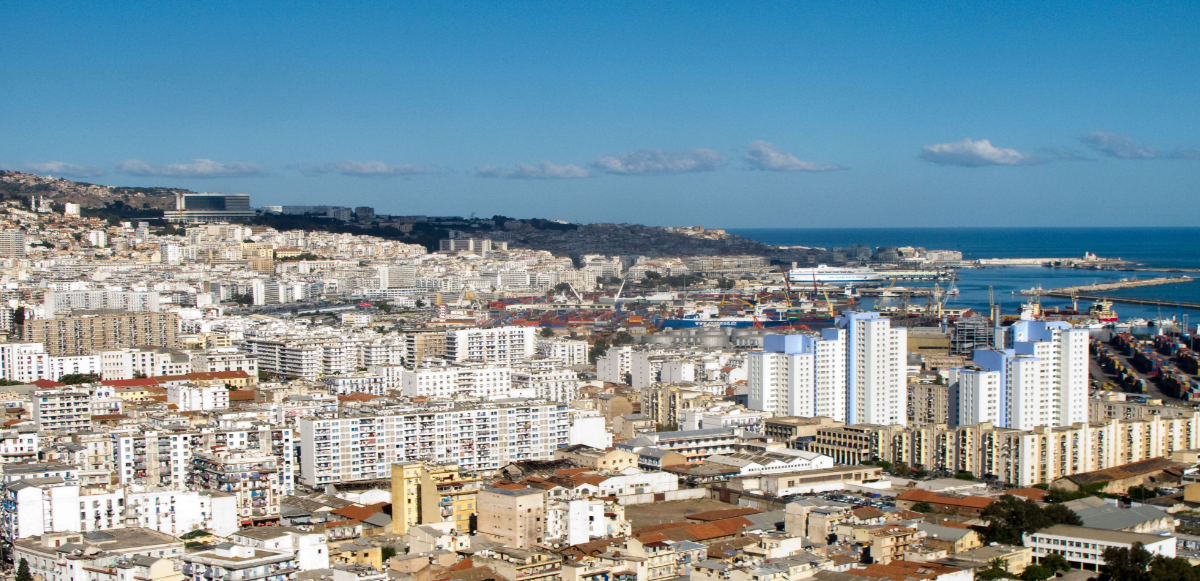 372 страна и город. Алжир город сиг. Алжир столица Маяк. Какой город является столицей Алжира.